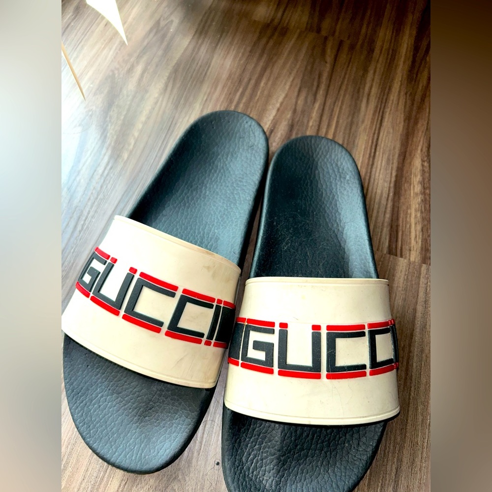 Men’s size 10 Gucci sandals